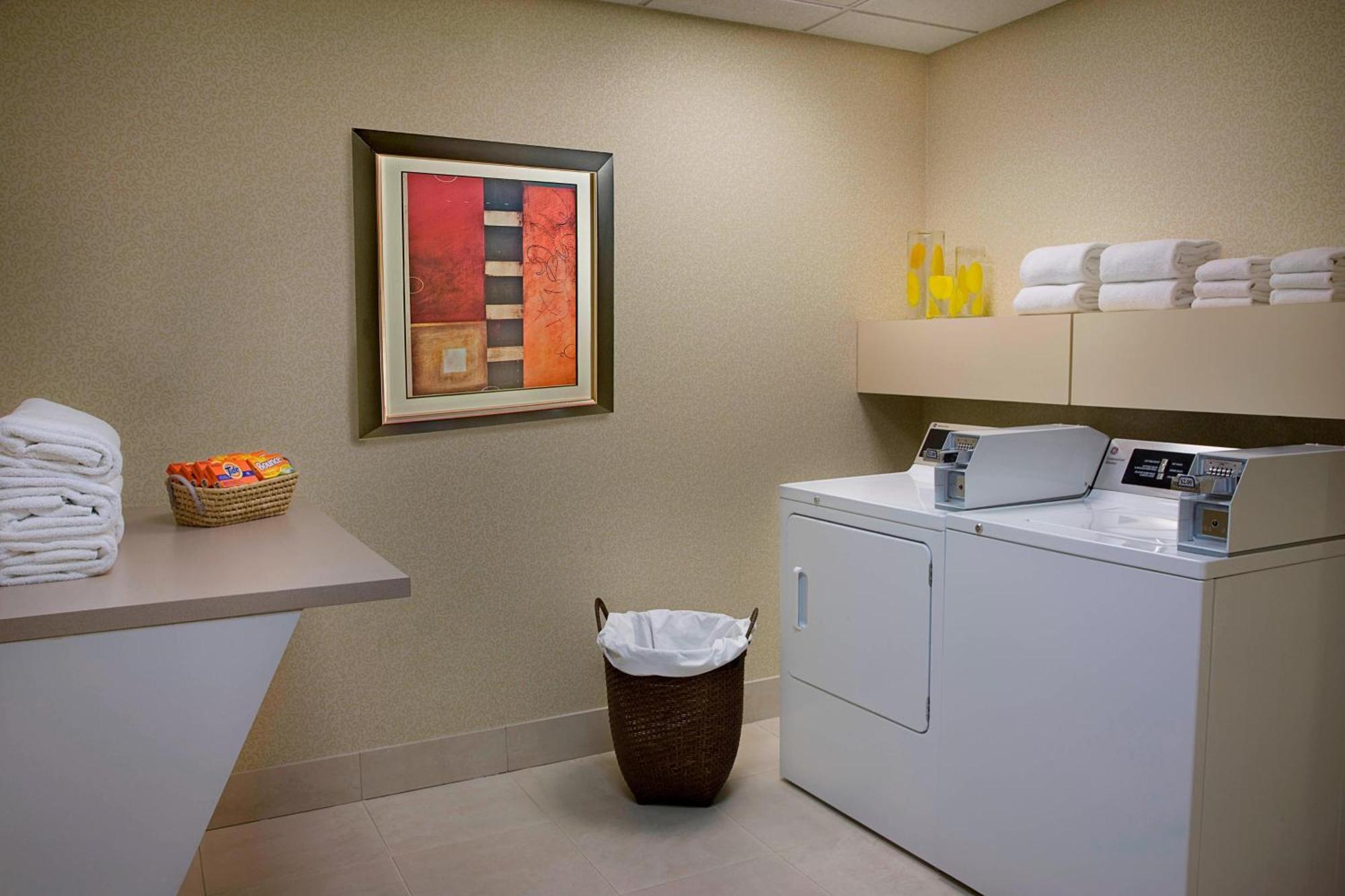 Courtyard By Marriott Toronto Brampton Hotel Buitenkant foto