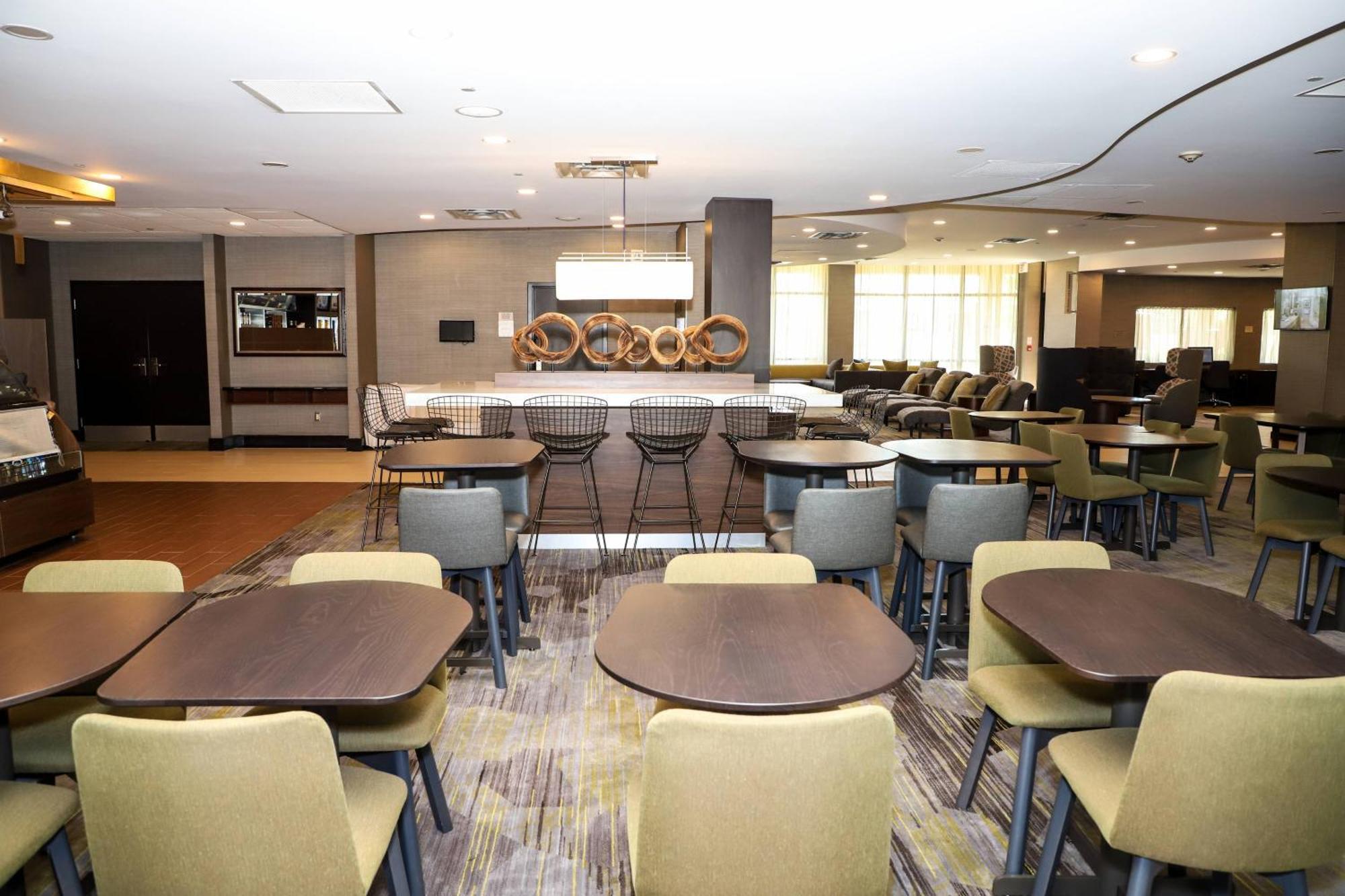 Courtyard By Marriott Toronto Brampton Hotel Buitenkant foto
