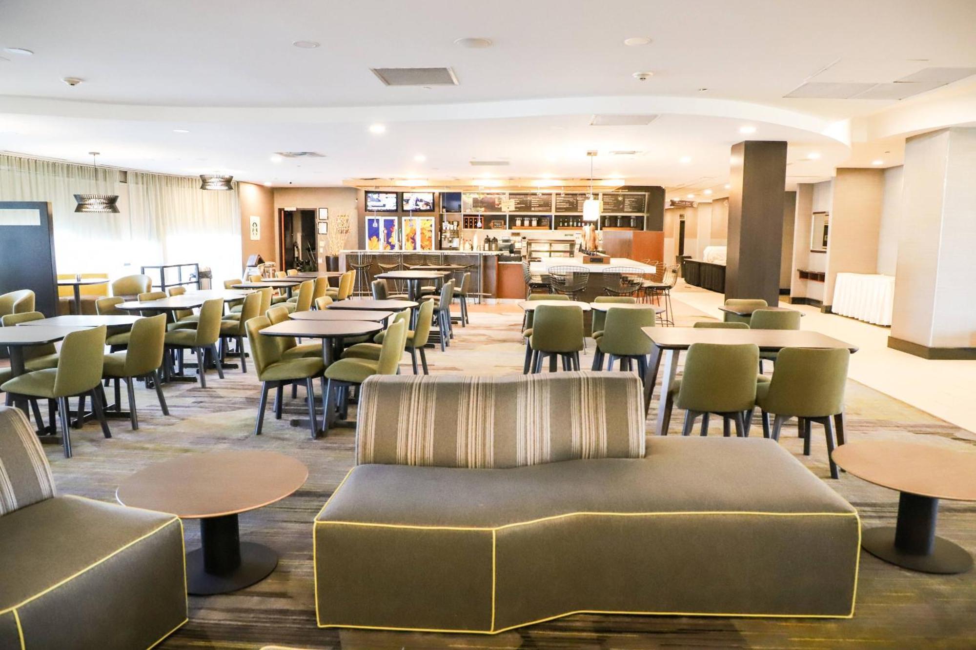 Courtyard By Marriott Toronto Brampton Hotel Buitenkant foto