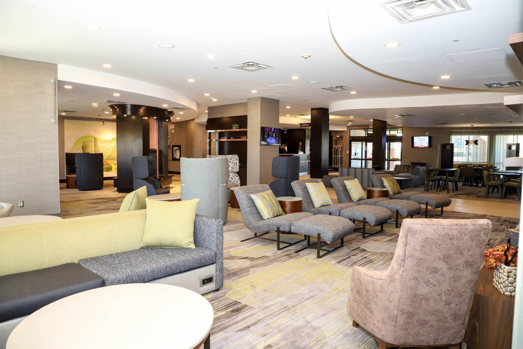 Courtyard By Marriott Toronto Brampton Hotel Buitenkant foto